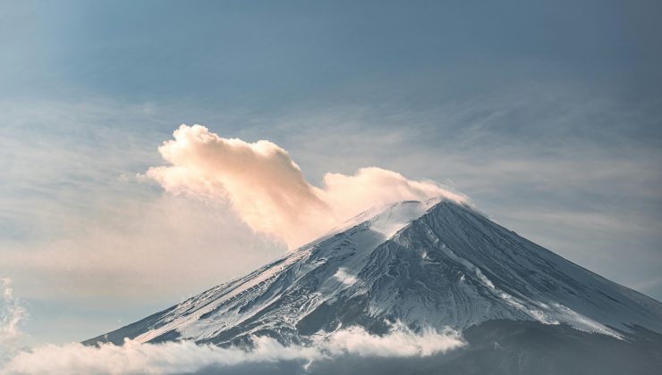 Fuji Dağı’na tırmanmak artık iki kat daha pahalı